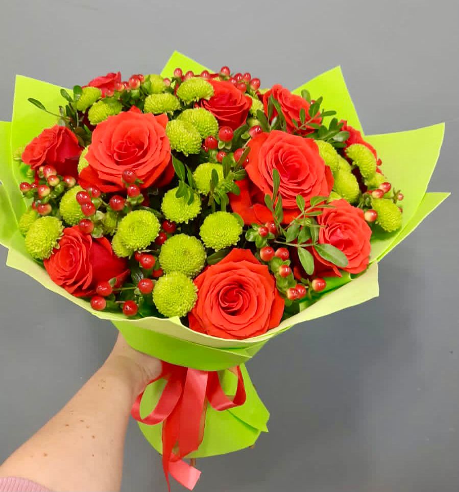 Букет цветов из: Хризантемы и Розы в Атепцево