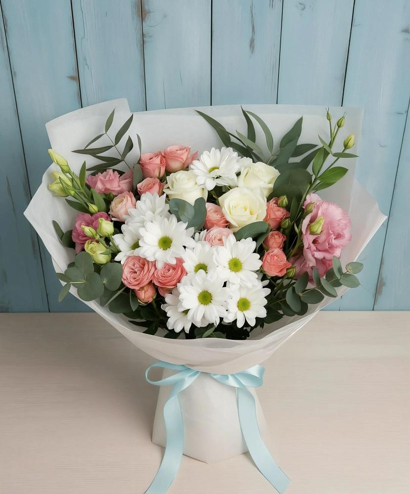 Букет цветов из: Розы, Лизиантусы и Хризантемы в Атепцево