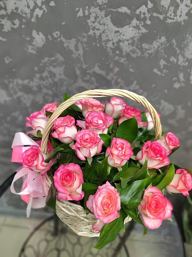 Цветочная композиция из Розы в корзине в Атепцево