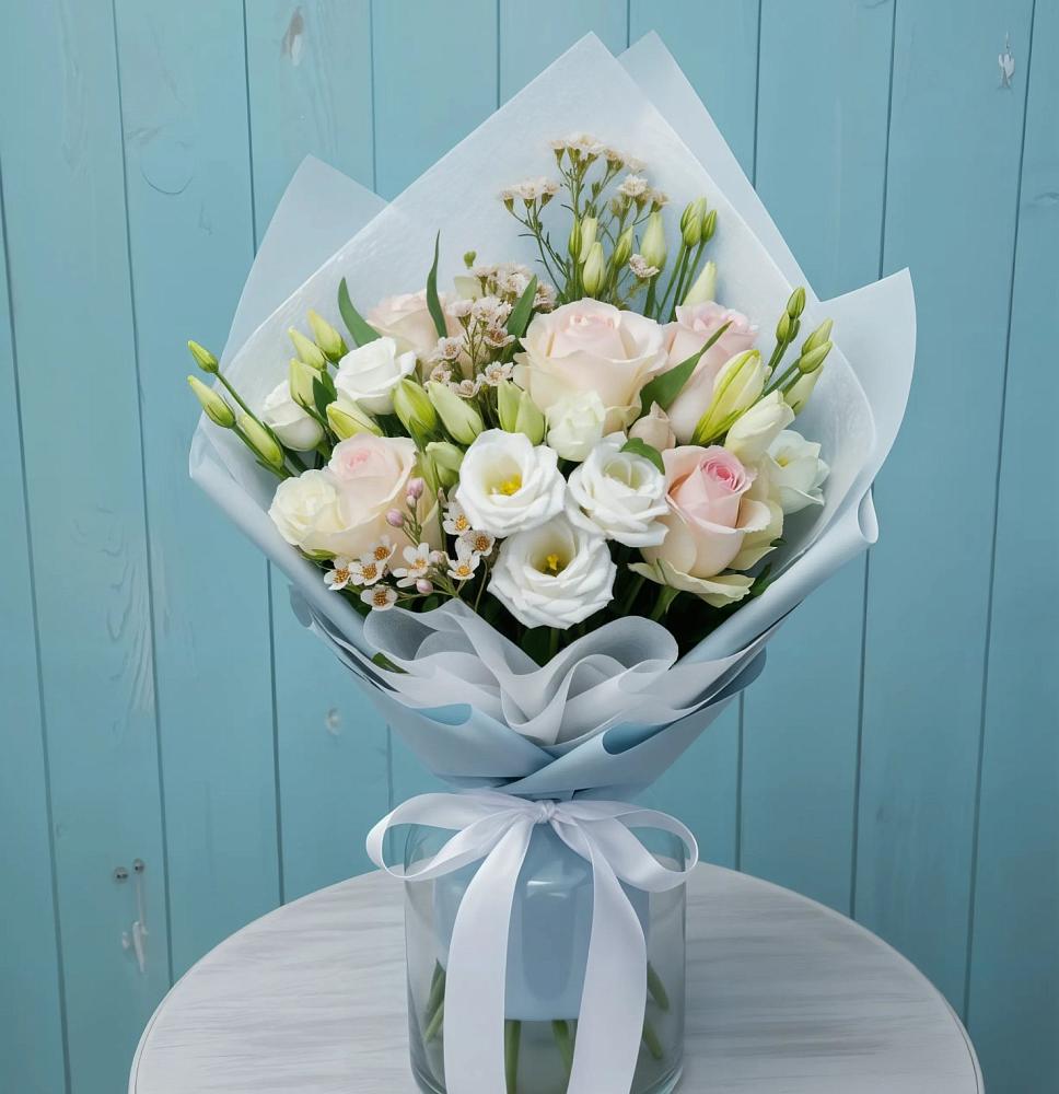 Букет цветов из: Розы и Лизиантусы в Атепцево