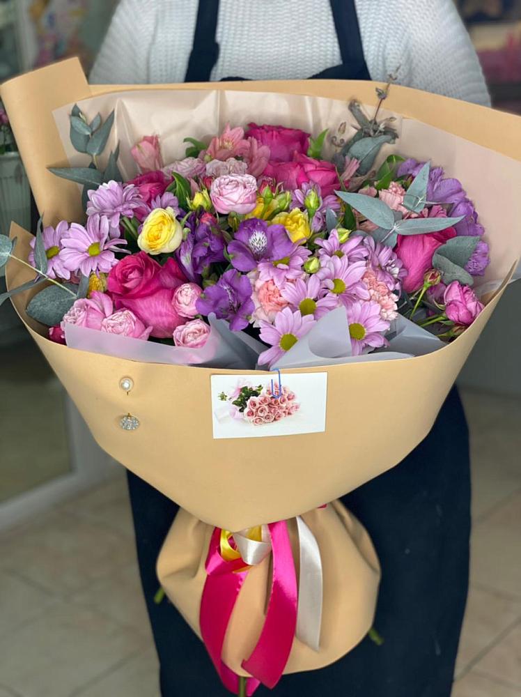 Букет цветов из: Хризантемы, Гвоздики и Альстромерии в Атепцево