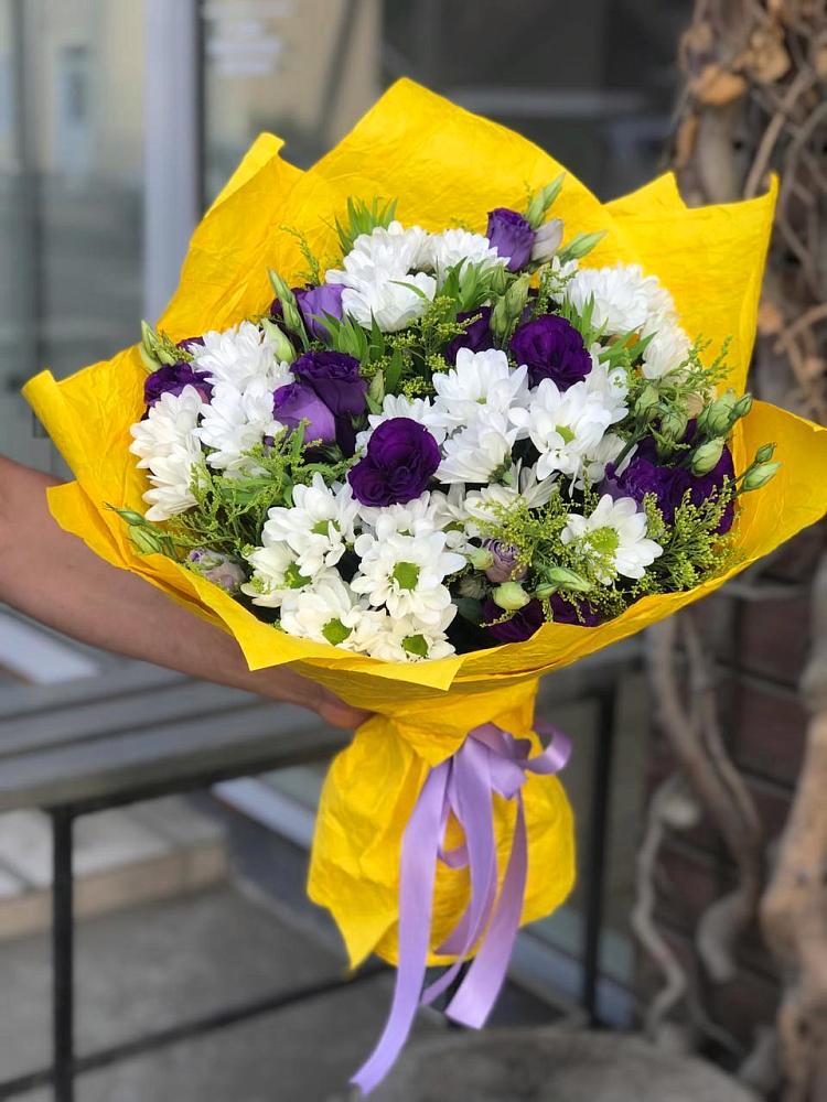 Букет цветов из: Ирисы, Хризантемы и Ромашки в Атепцево