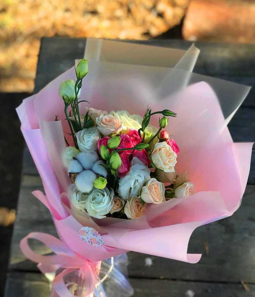 Букет цветов из: Розы и Лизиантусы в Атепцево