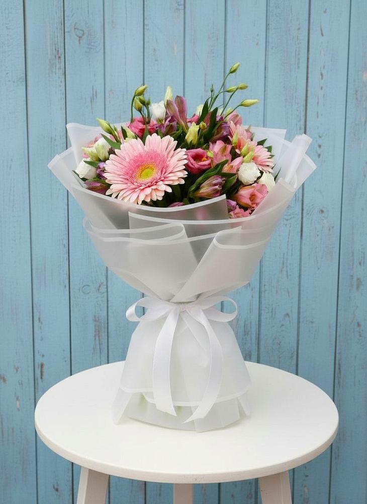 Букет цветов из: Герберы, Альстромерии и Лизиантусы в Атепцево