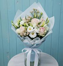 Букет цветов из:  Розы и Лизиантусы в Атепцево