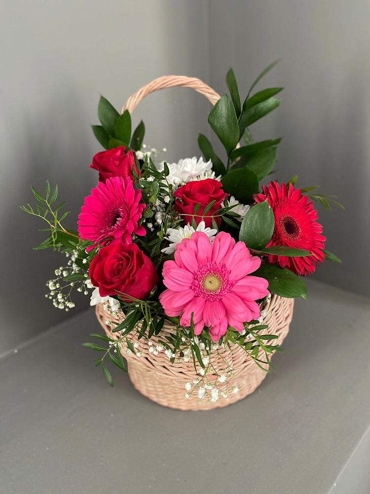 Цветочная композиция из Розы, Хризантемы и Герберы в корзине в Атепцево
