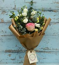 Букет цветов из:  Розы и Лизиантусы в Атепцево