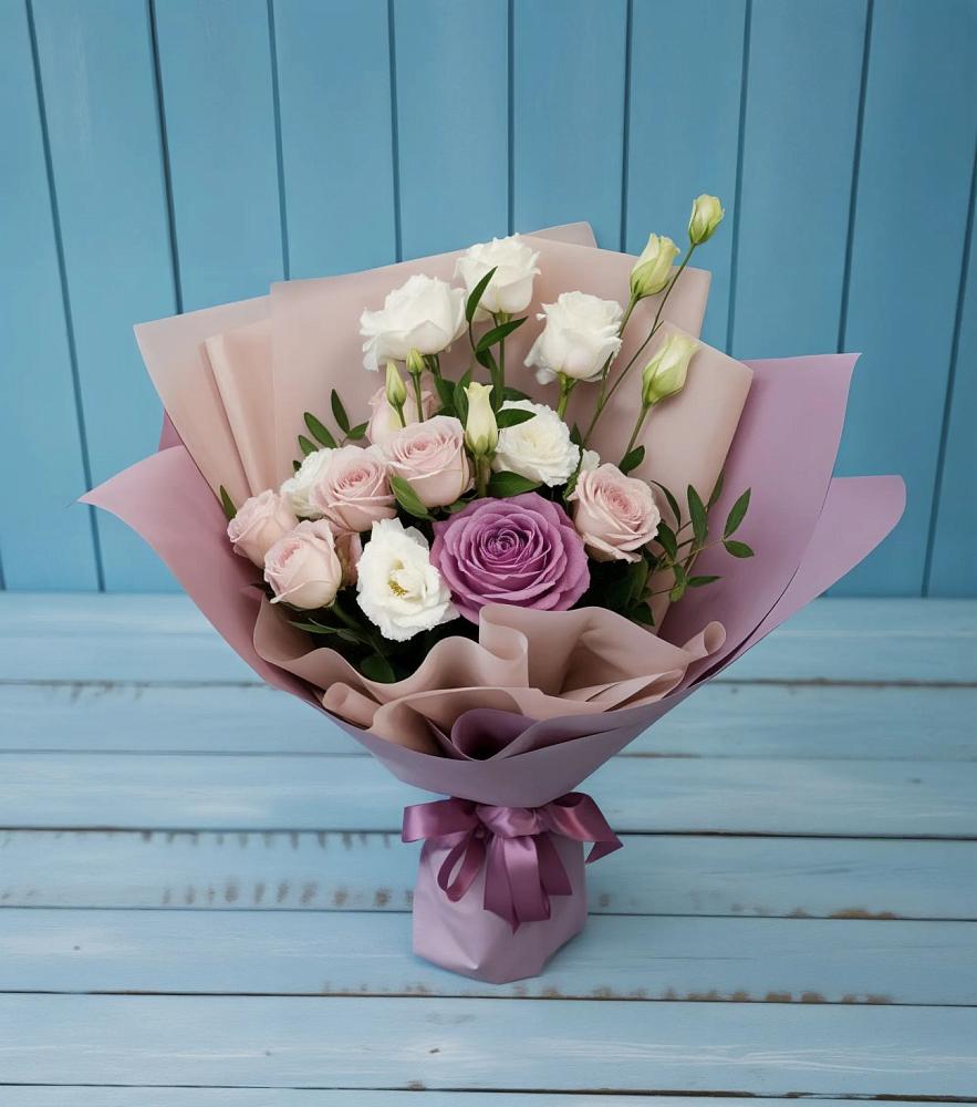 Букет цветов из: Розы и Лизиантусы в Атепцево